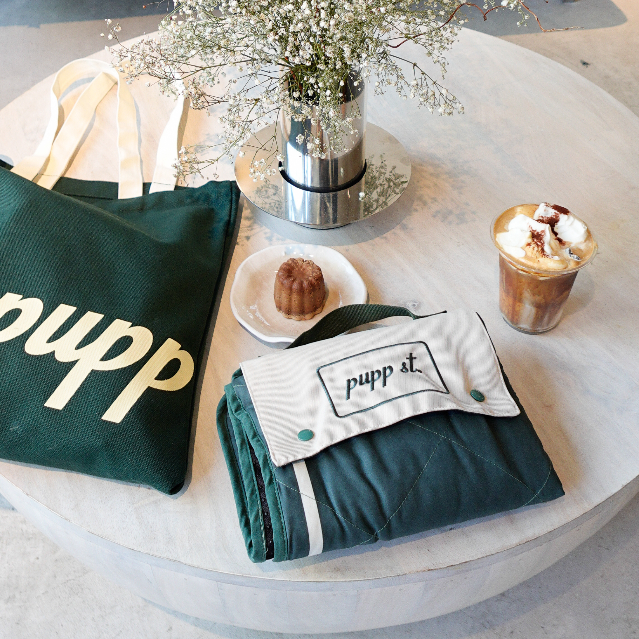 FOLDABLE TRAVEL DOG MAT