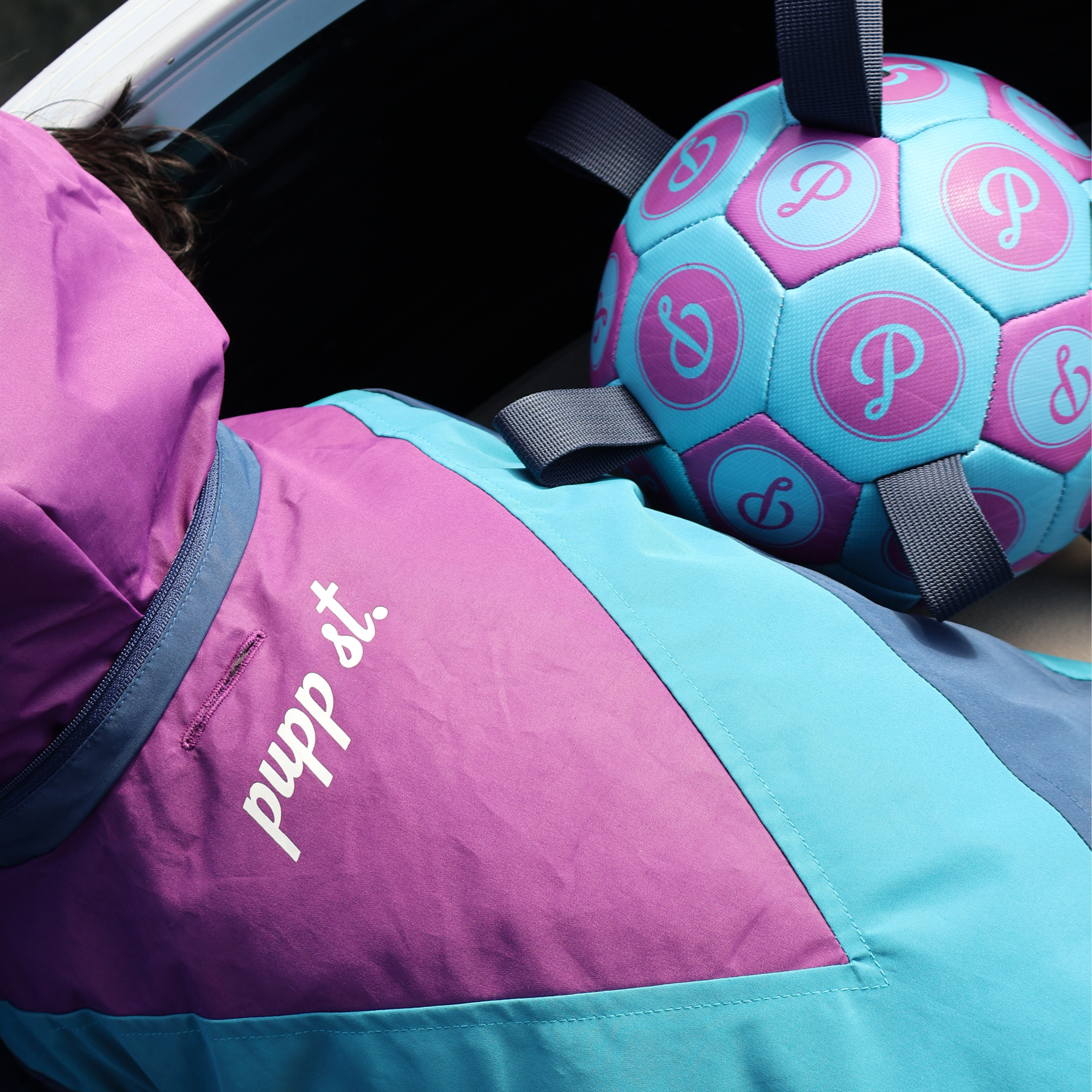 PUPPSTER SOCCER BALL